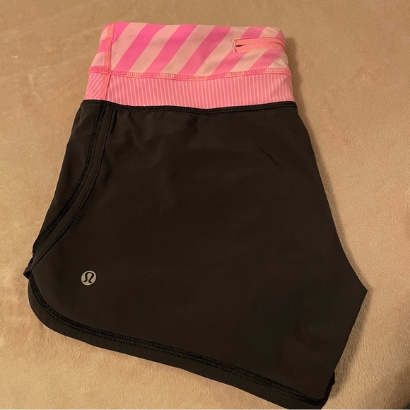 lululemon athletica Pants - Lululemon short size 6